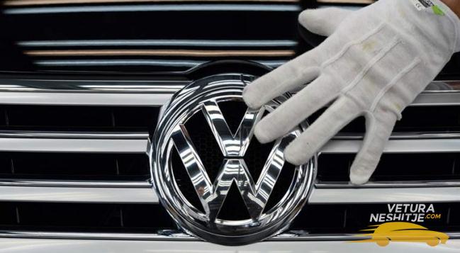 Volkswagen pezullon prodhimin e Golfit