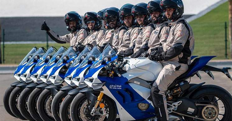 Policia Abu Dhabi pajiset me 8 motoçikleta Ducati Panigale V4R 