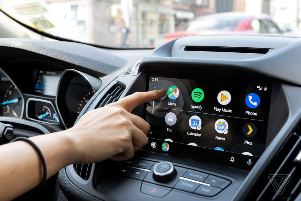 Google shton aplikacionin Android Auto në Adnroid 10