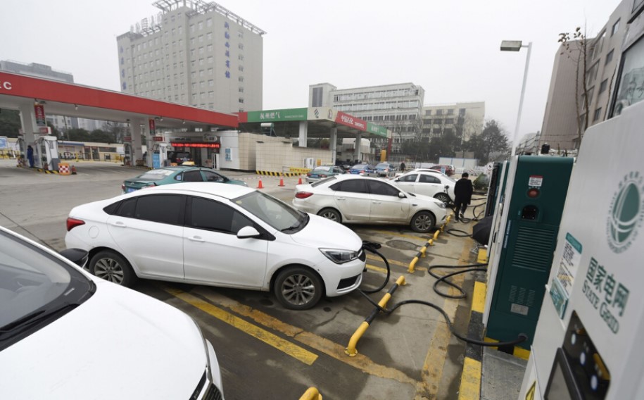 Automjetet elektrike do të përbëjnë çerekun e të gjitha automjeteve të shitura në Kinë