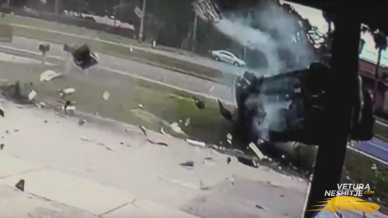 Aksidenti ishte dramatik, por vozitësi me fat! (Video)