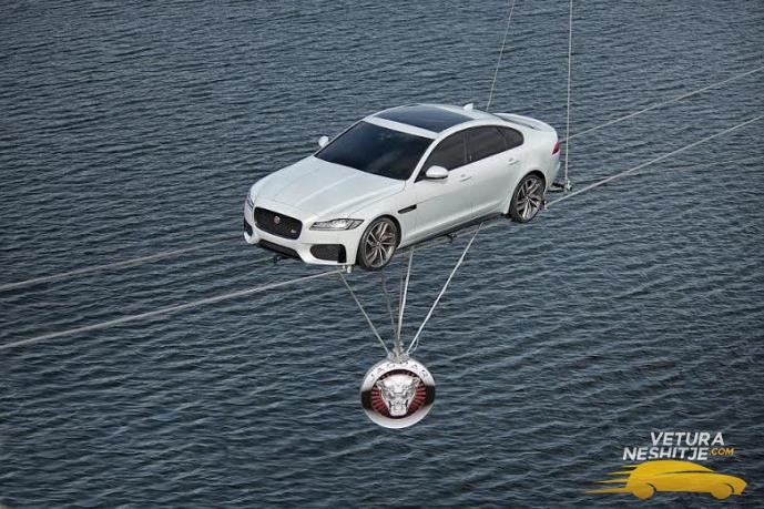 Jaguar lanson modelin e ri XF duke e vozitur në kabllo çeliku mbi lumë (Foto + Video)