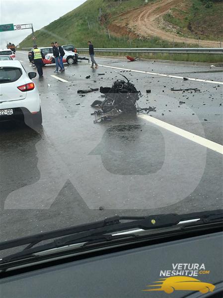 Aksident i rëndë në autostradë (Foto)