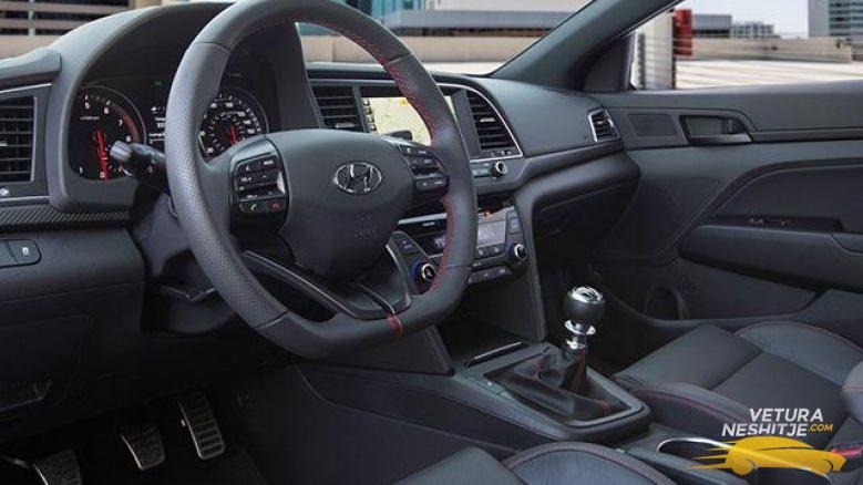 Shikoni nga afër pjesën e jashtme dhe enterierin e Hyundai Elantra (Foto)