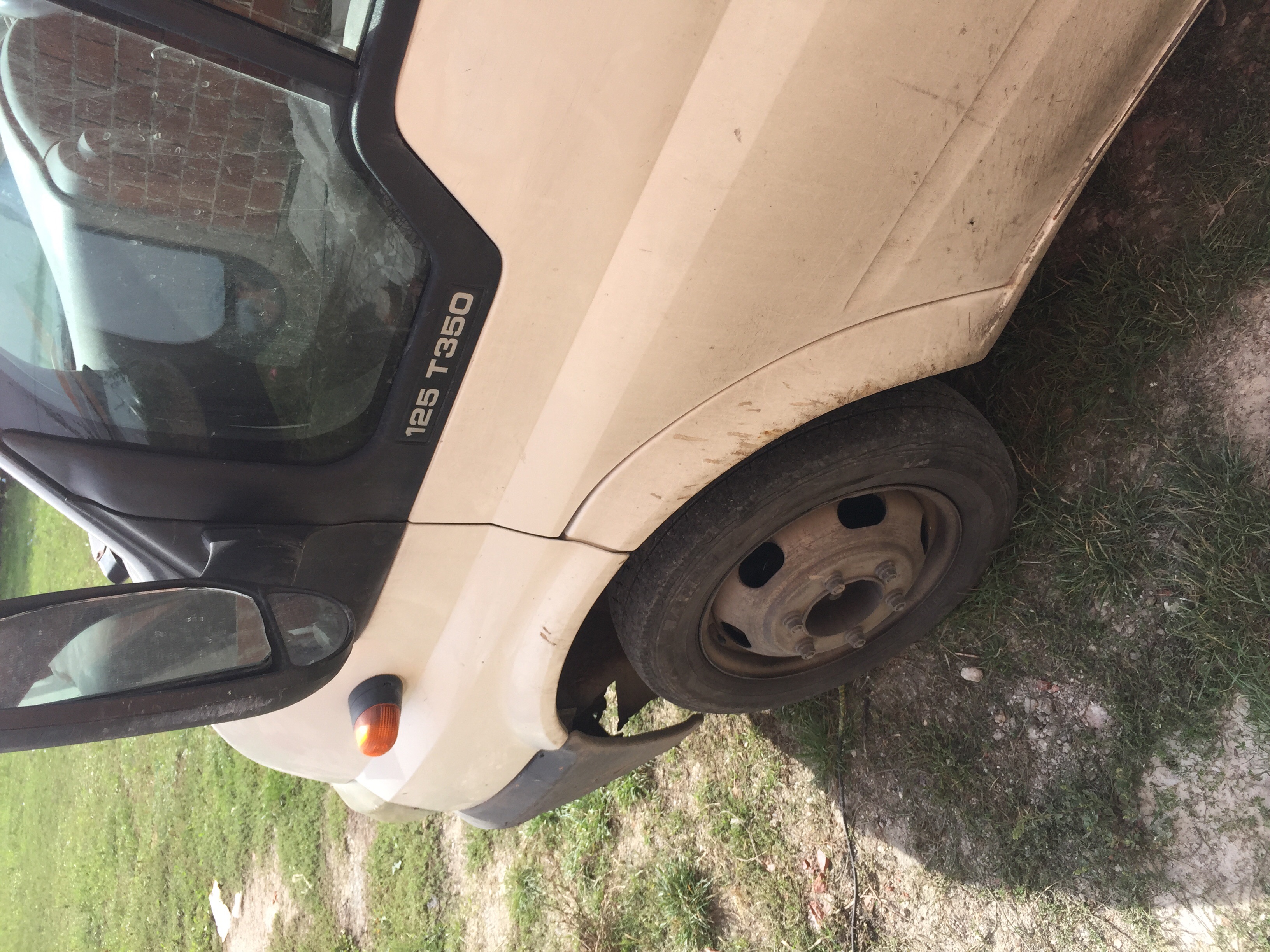Pjese per ford tranzit viti 2003