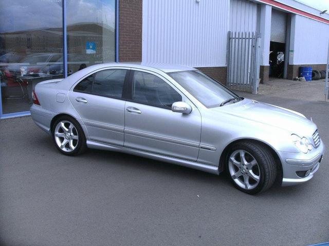 Mercedes c220 cdi 2005 manual apo automatik?