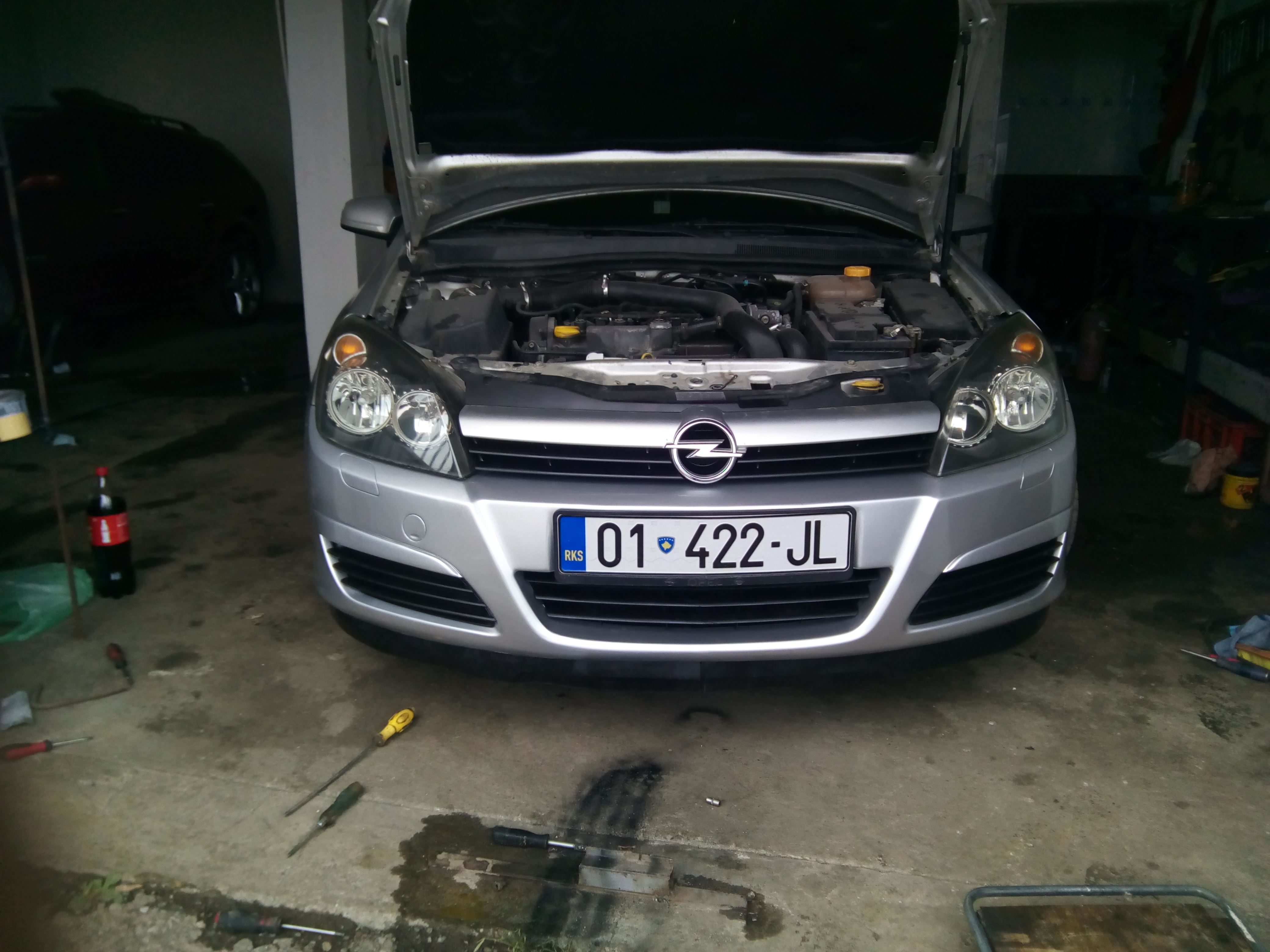 Astra h 2004, problem me zhurm
